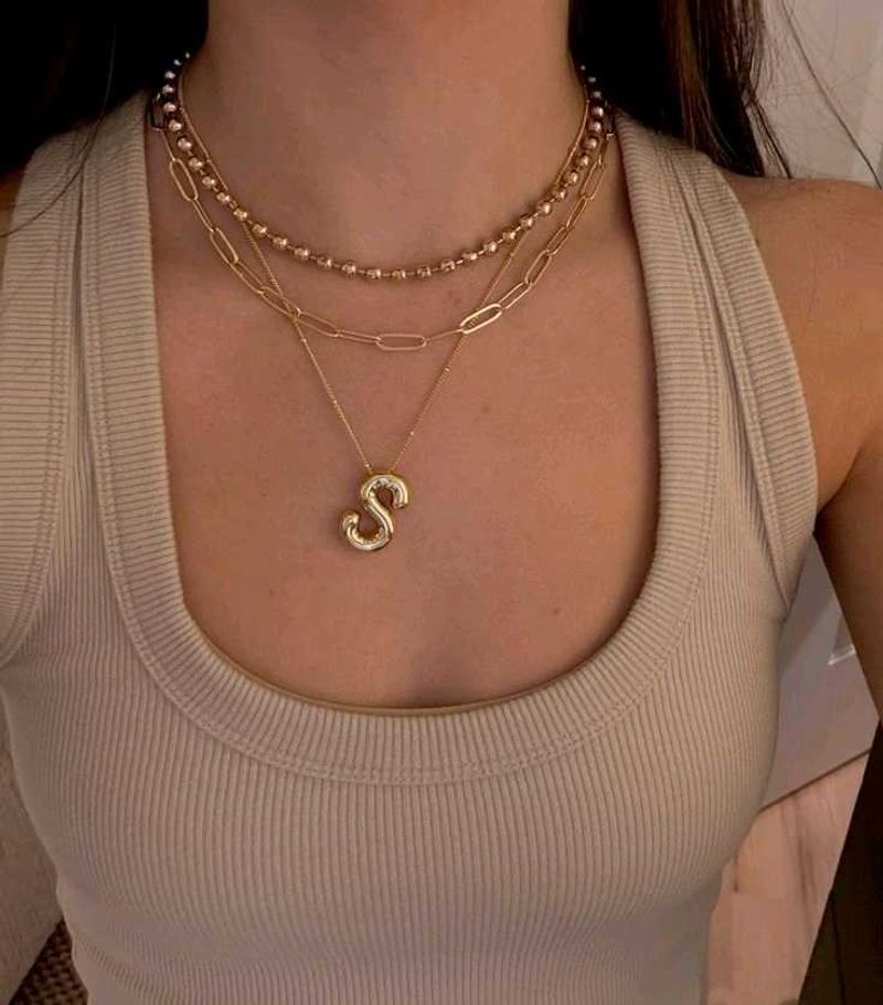 Gold 'S' initial Pendant 💛