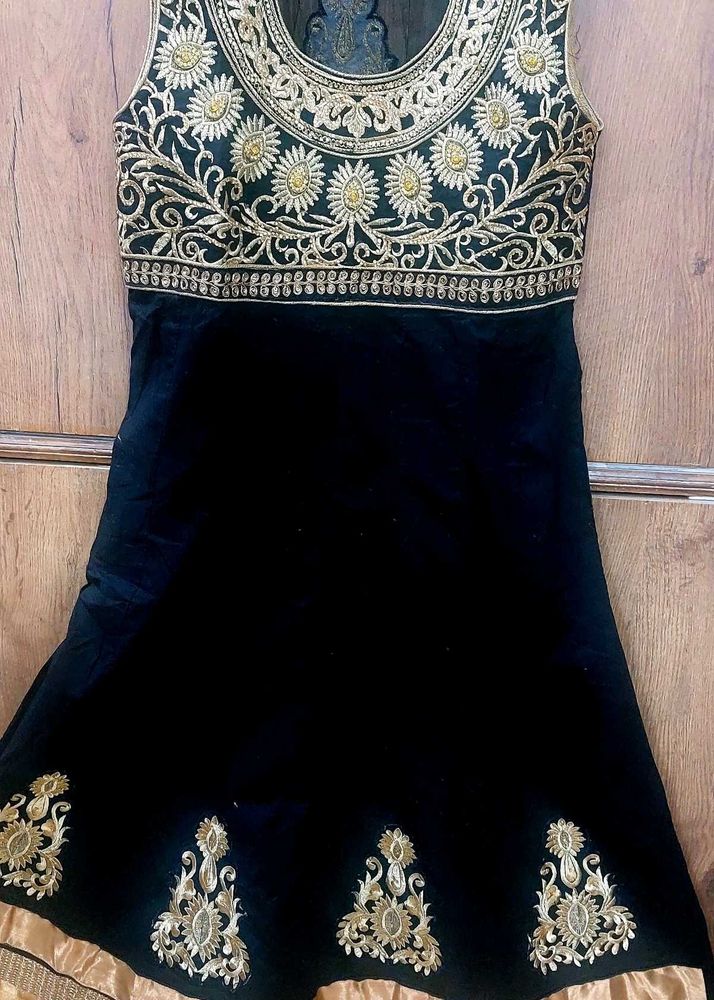 Beautiful Black Embroiderd Kurta