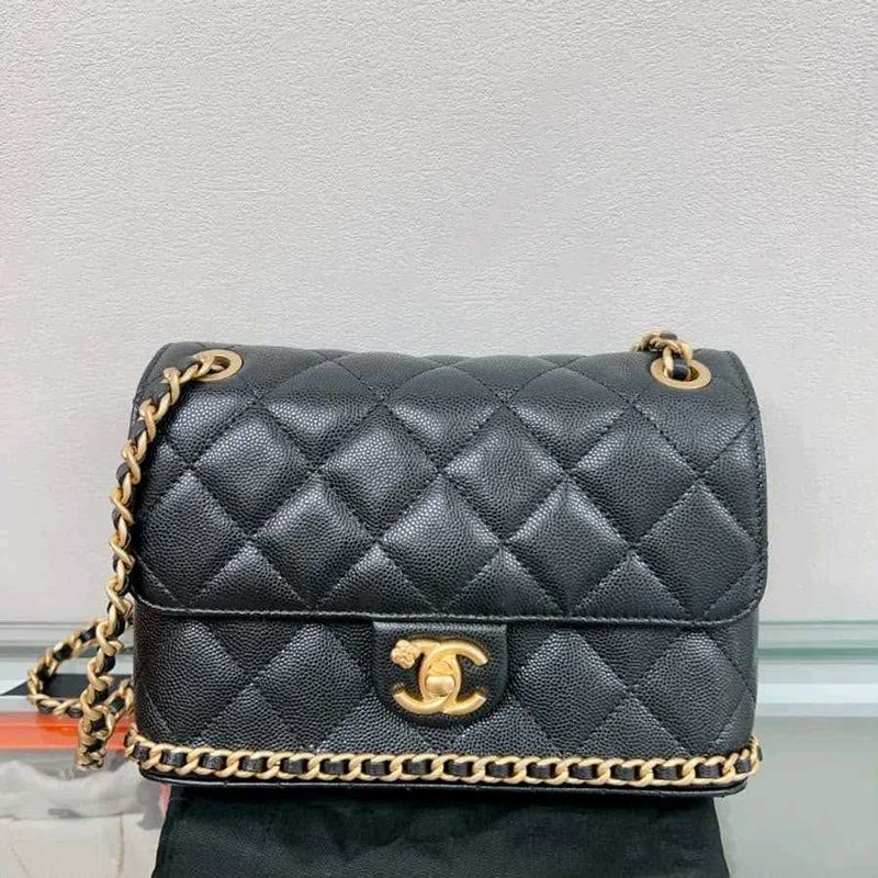 Black Quilted Chain Shoulder Bag