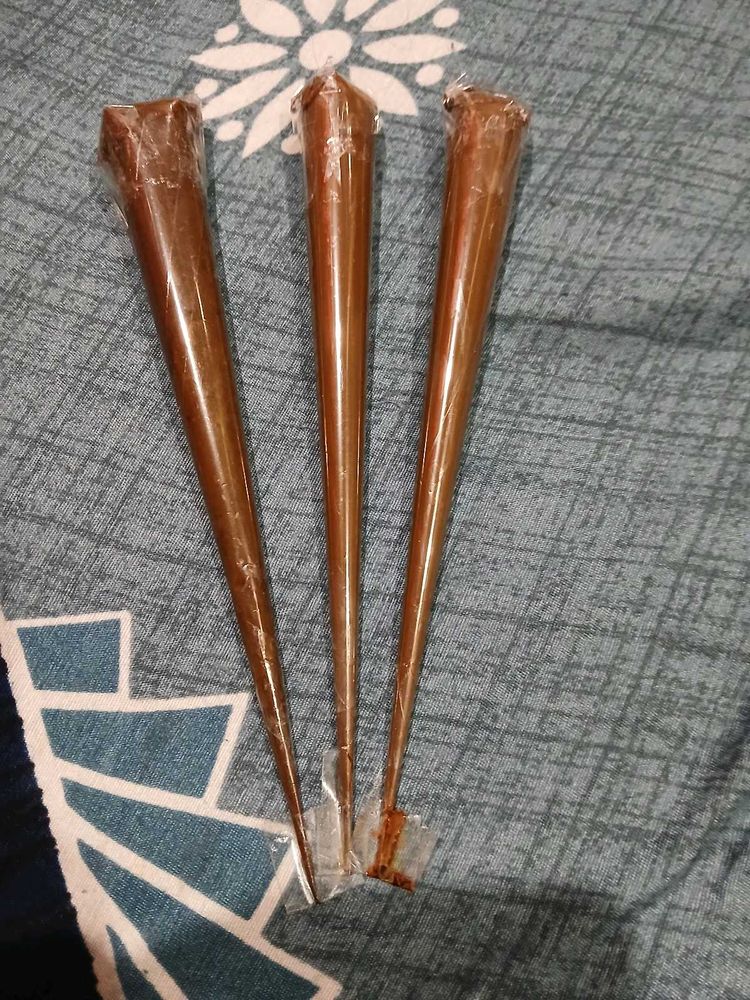 3 Bridal Cones Natural