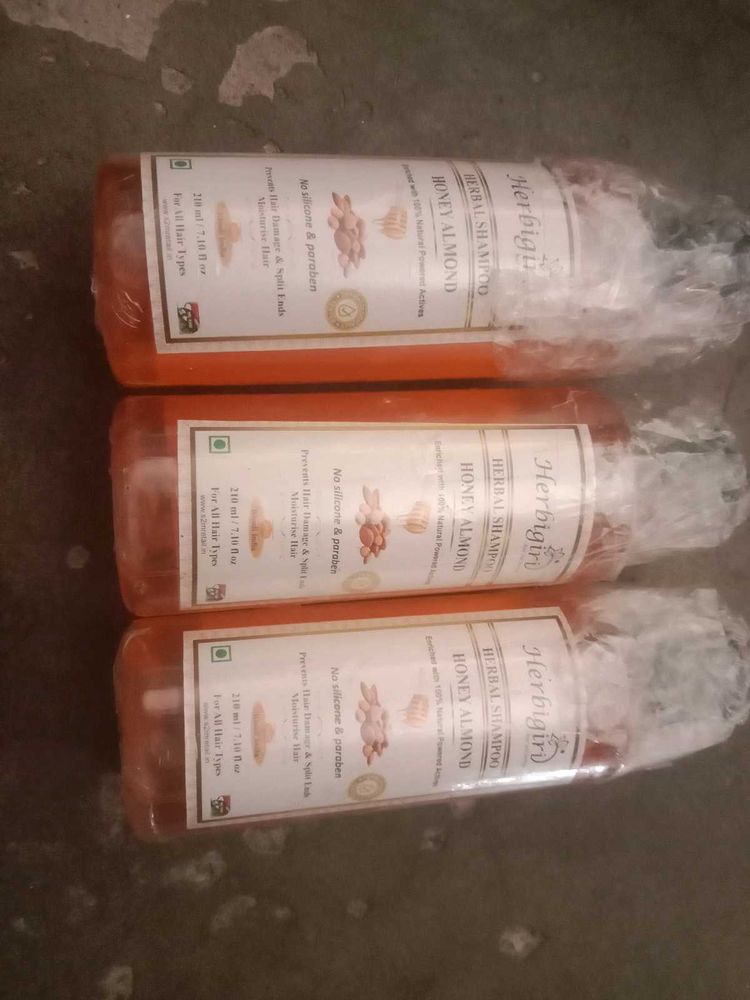 Herbigirl Herbal Shampoo Honey Almond pack of 3