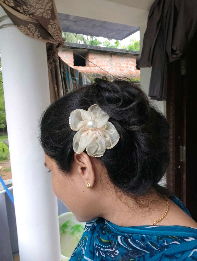 Elegant Flower Hair Clip