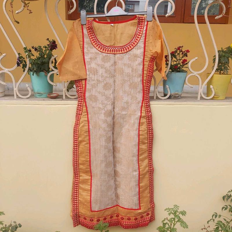 Elegant Gold And Red Zari Kurta