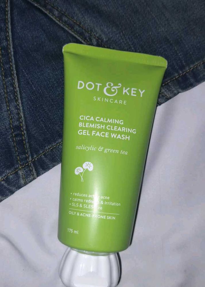 Dot &amp; Key Cica Calming Face Wash