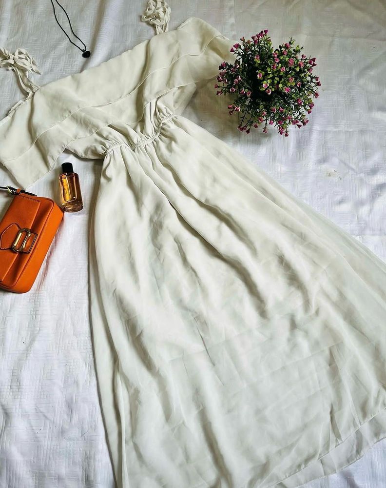 Flowy Off-Shoulder Maxi Dress