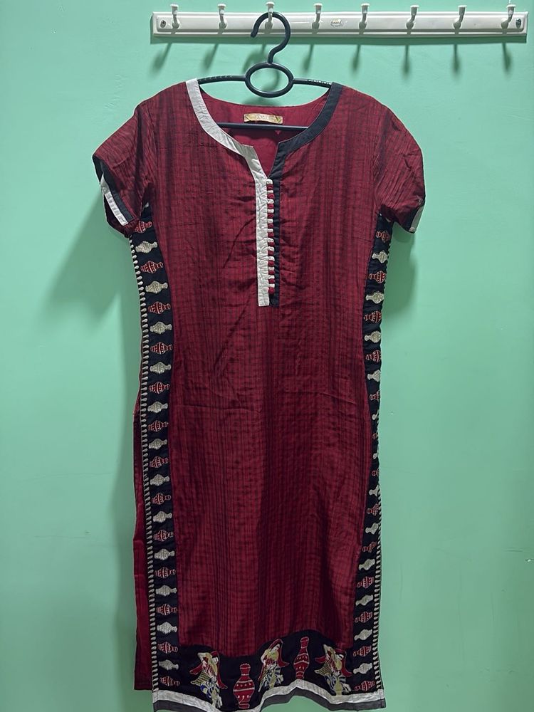 Maroon Ethnic Kurta with Side Border