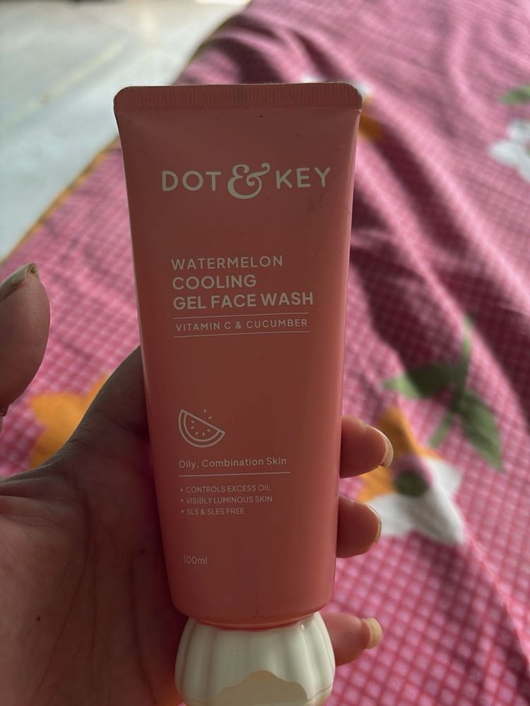 DOT &amp; KEY Watermelon Cooling Gel Face Wash