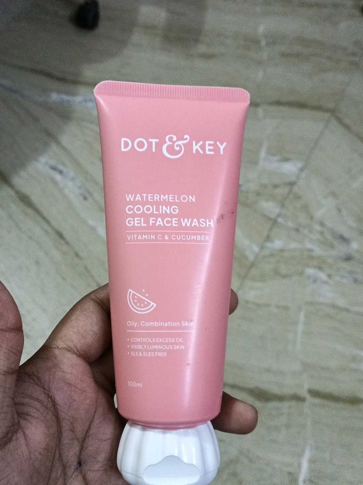 DOT &amp; KEY Watermelon Cooling Gel Face Wash