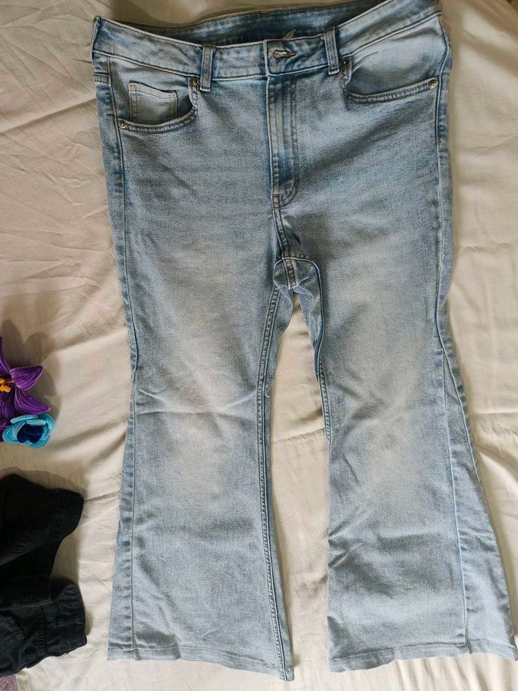 Light Wash Flared Jeans