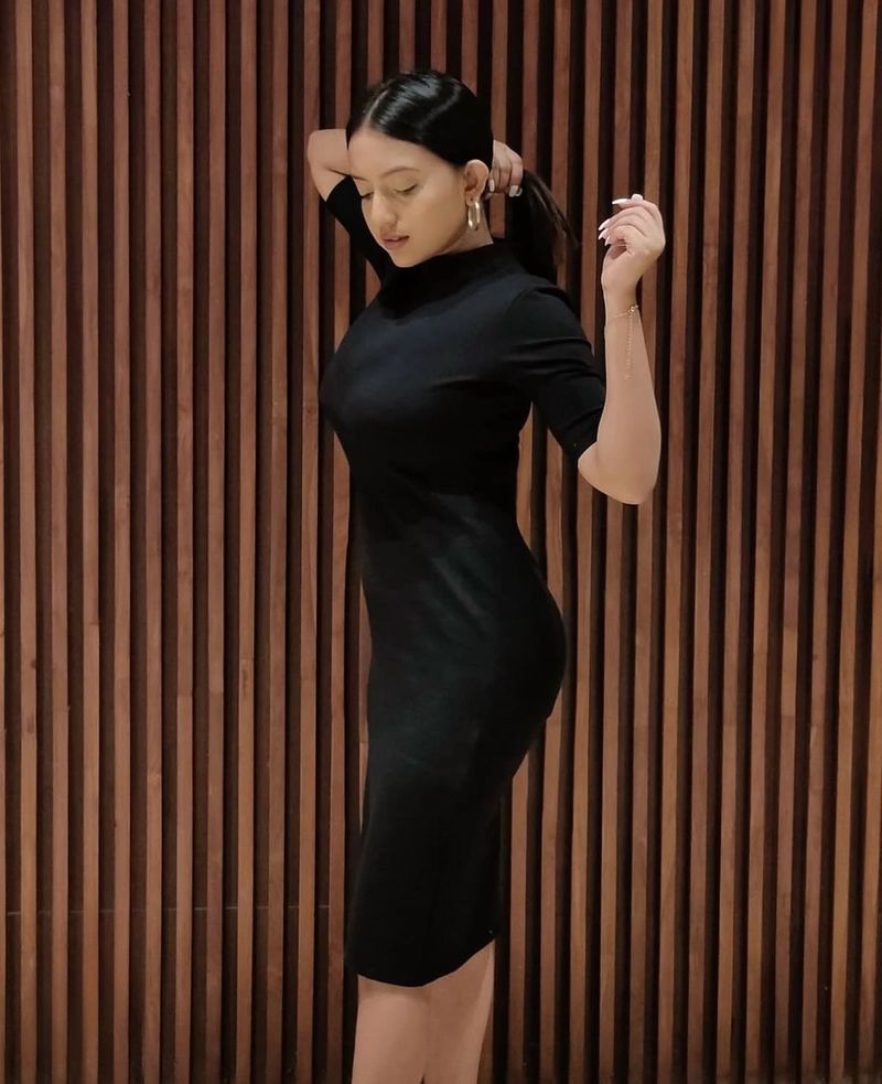 Elegant Black Mock Neck Midi Dress
