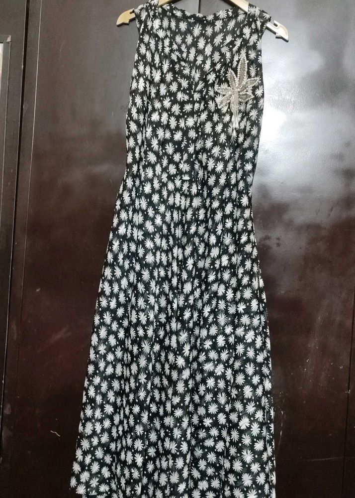 Black &amp; White Floral Print Dress For 40 Bust