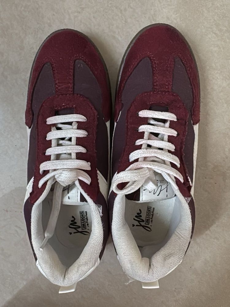Maroon &amp; White Casual Sneakers