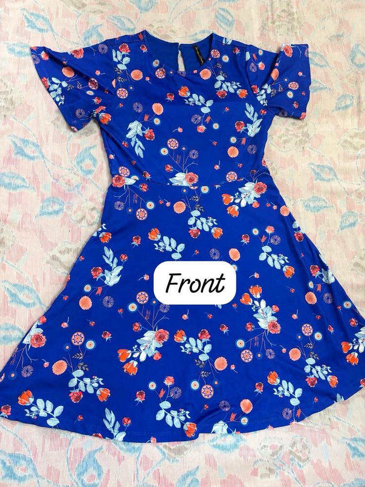 🚨last price/Blue Floral Short Sleeve Dress