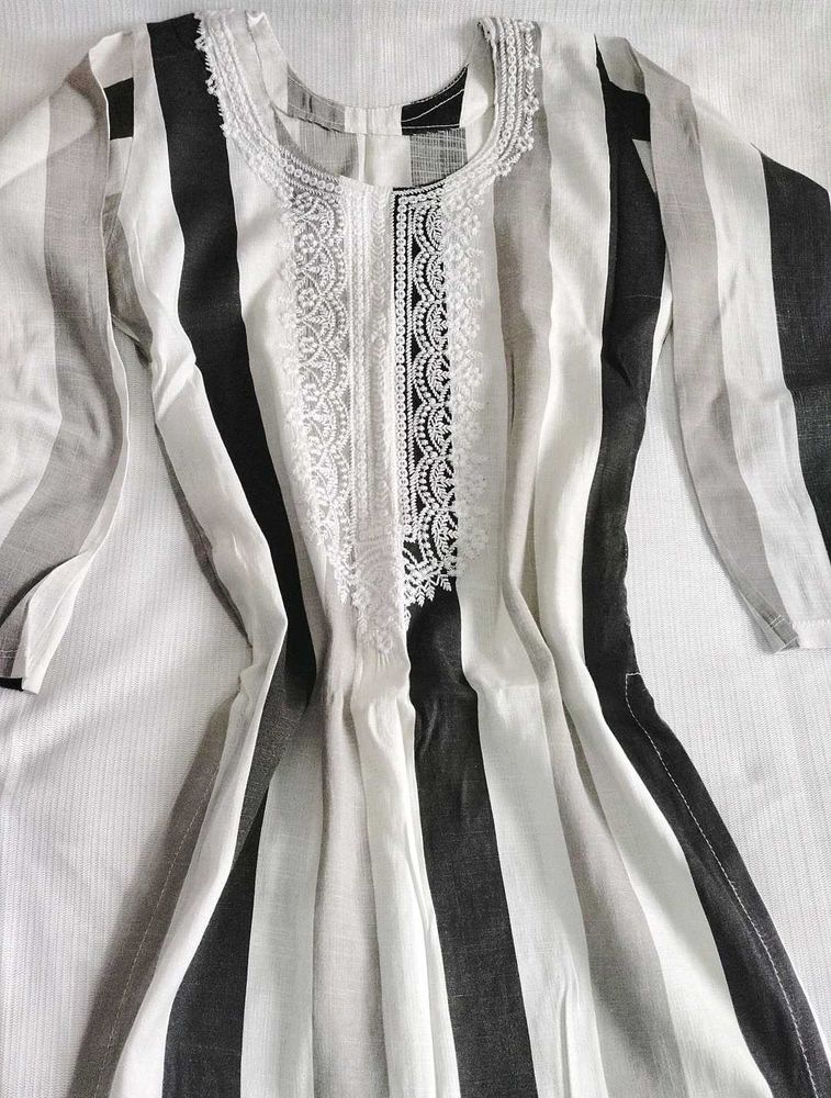 Striped Long Kurta with Lace 🩶