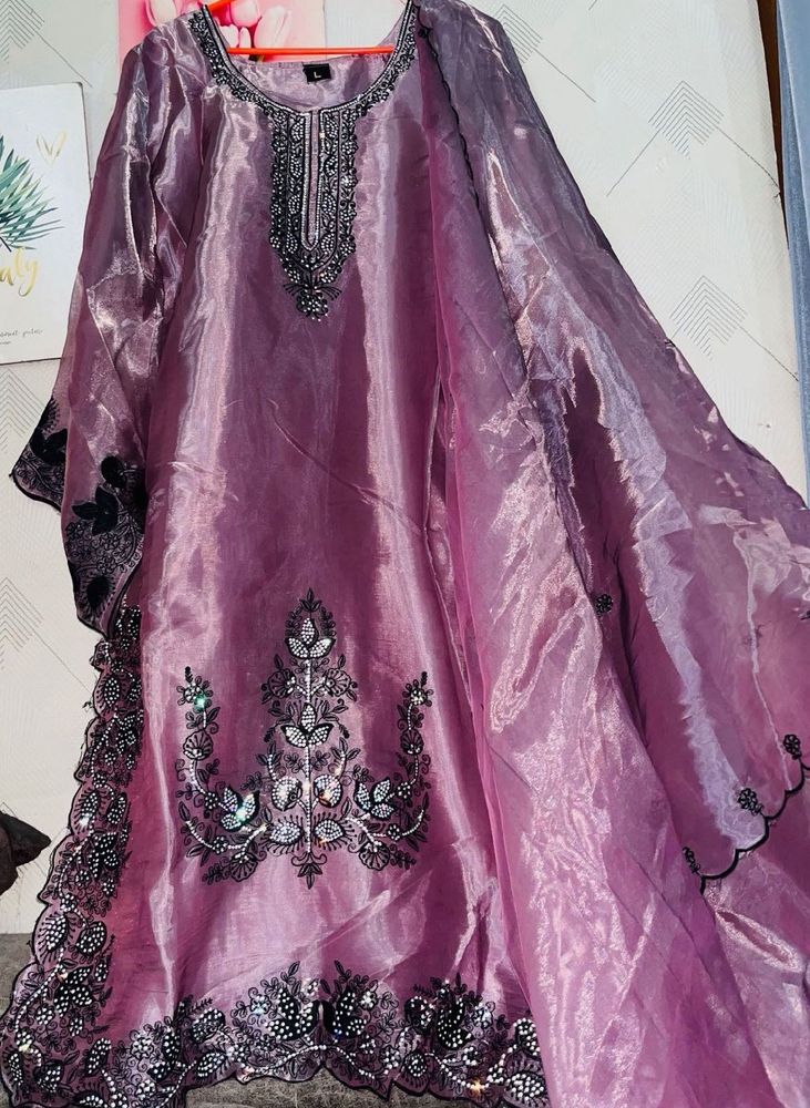 beautiful Pakistani Kurta Set only genuine buyer