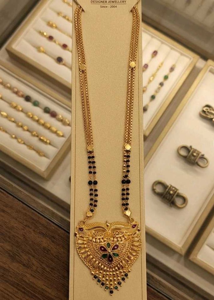 Golden Mangalsutra with Intricate Pendant
