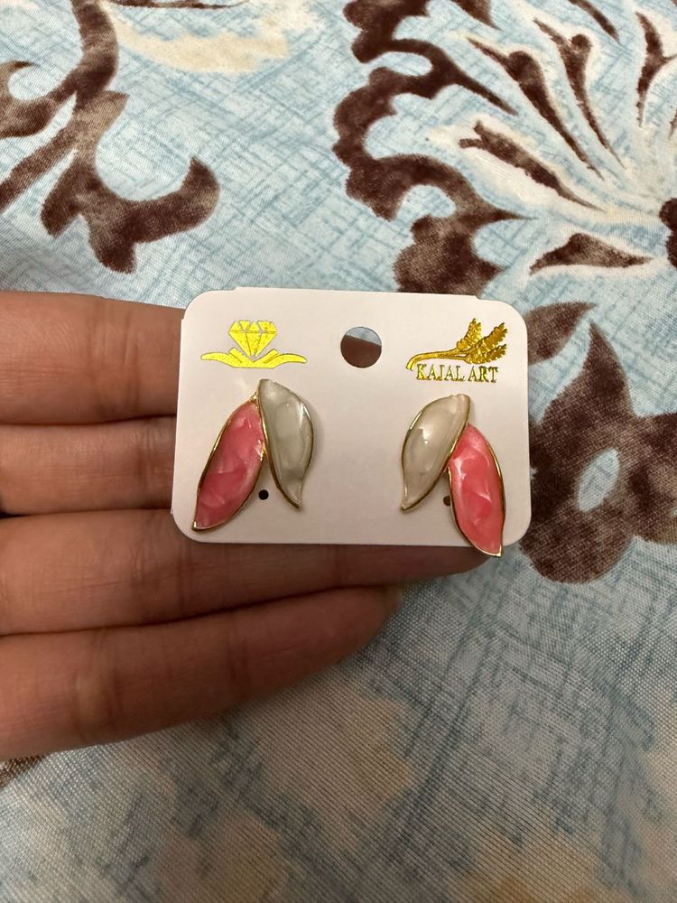 Stylish Leaf Design Earrings