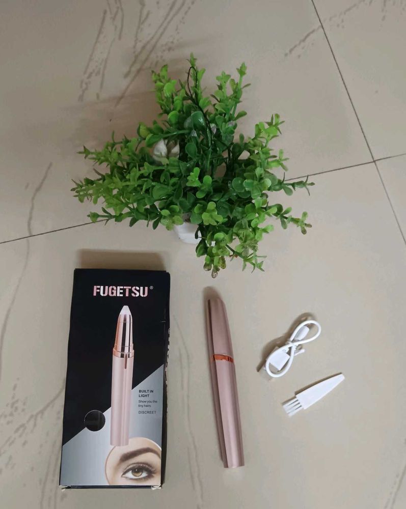 Rechargeable Eyebrow trimmer...