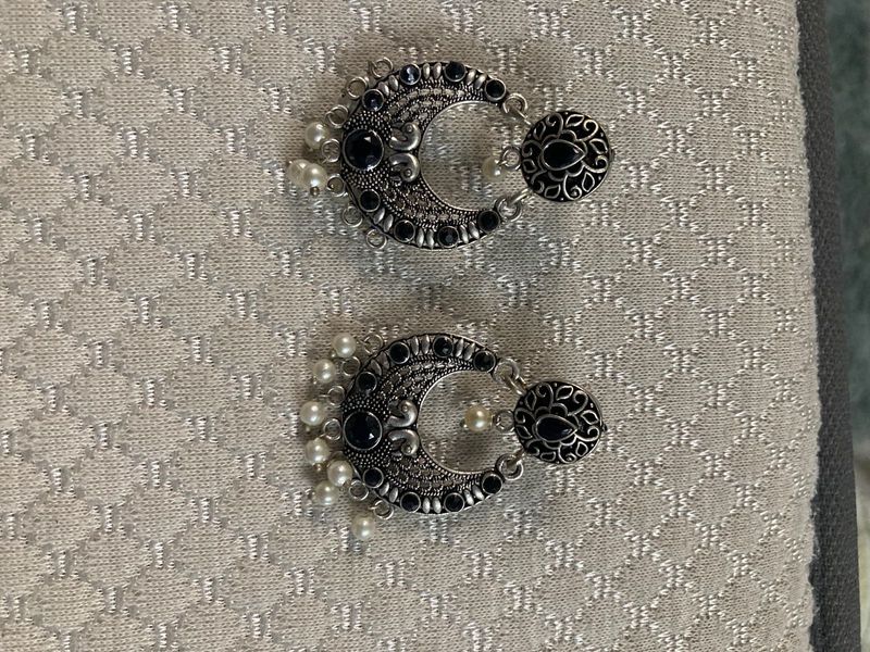 Chandbali Black Stone White Pearls Earring