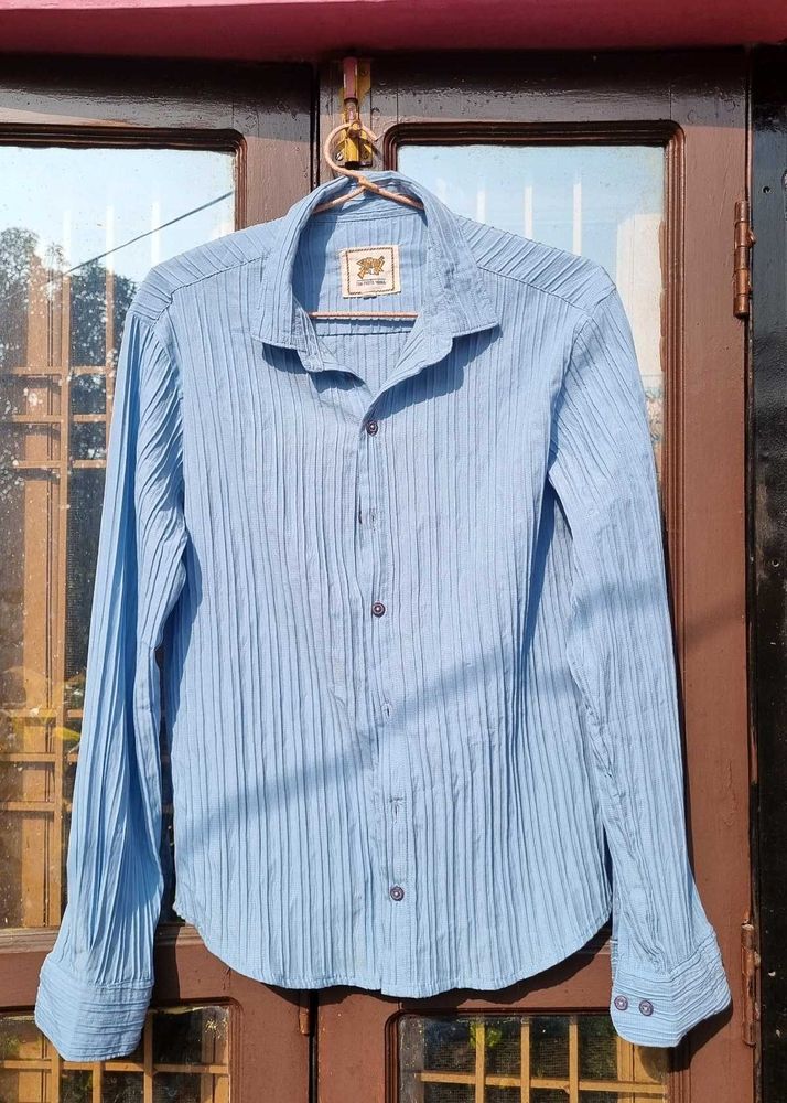 Blue Textured Casual Shirt from Campus sutra