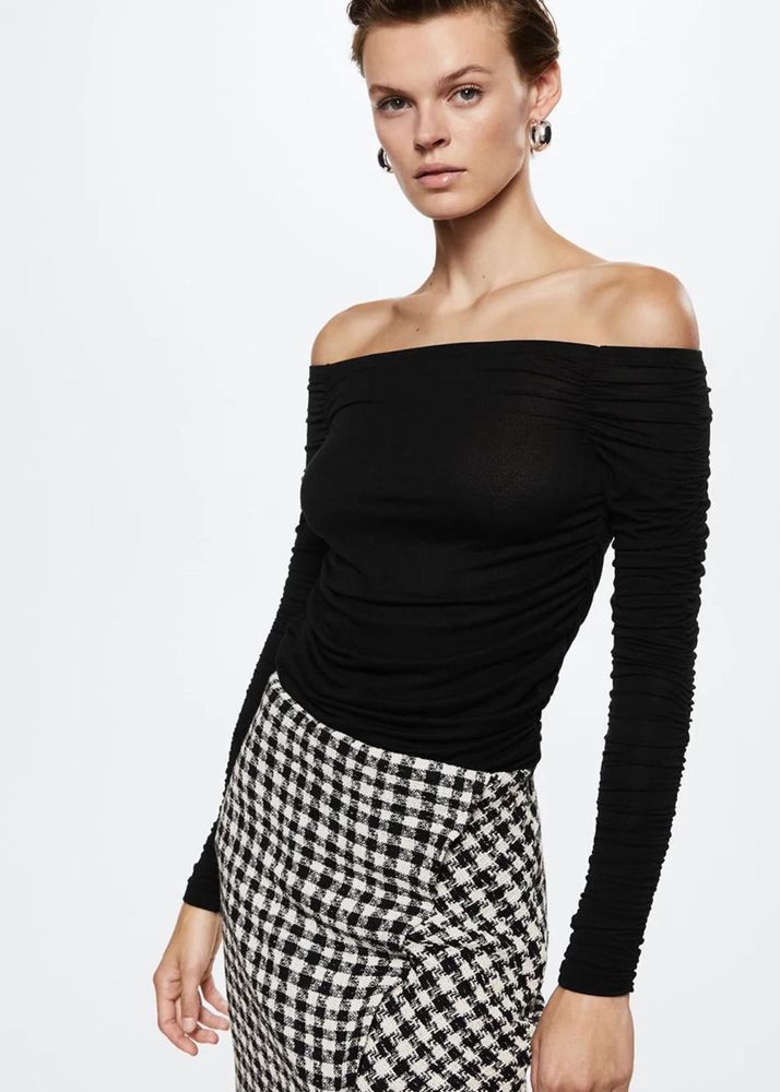 Chic Off-Shoulder Ruched Top from Mango