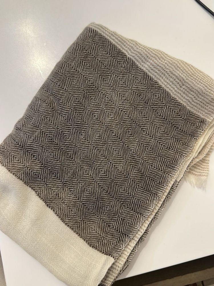 beautiful brown &amp; beige scarf