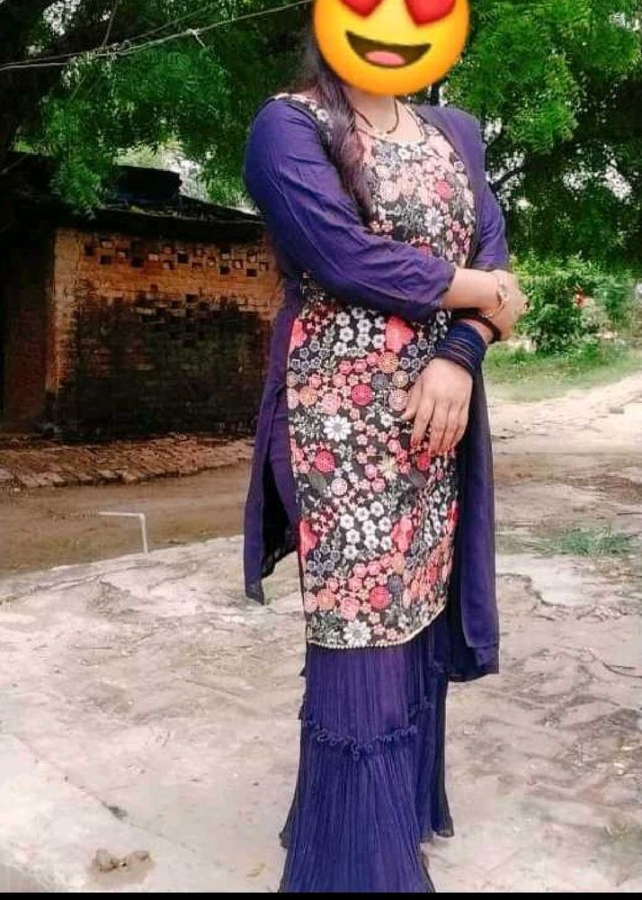 Floral Embroidered Salwar Kameez
