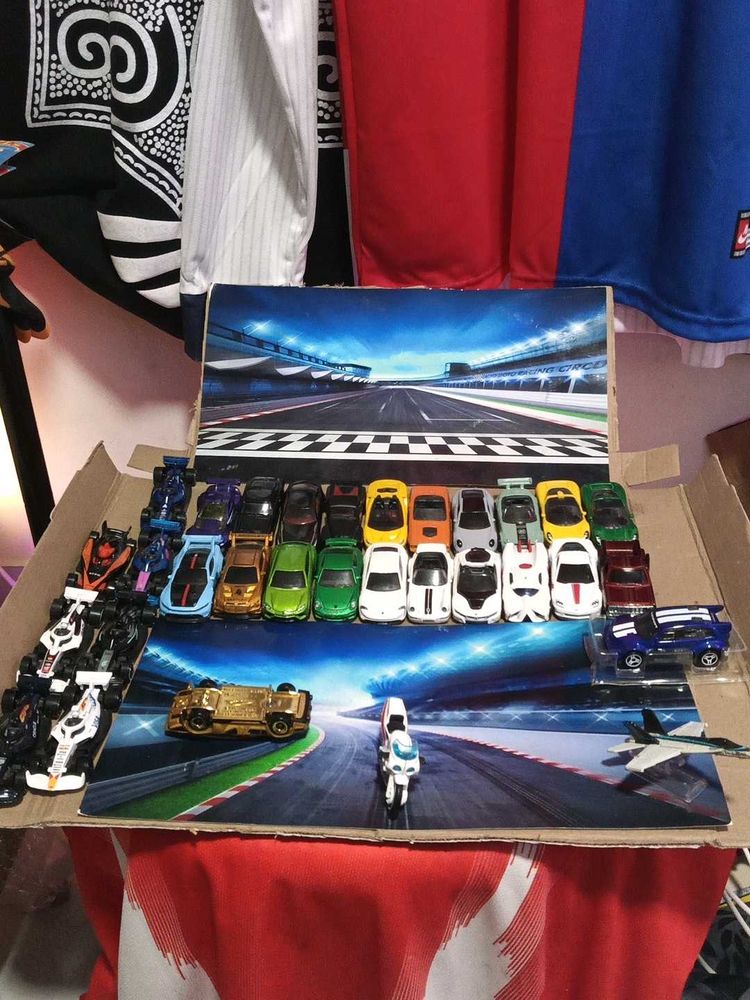 HOTWHEELS showroom ANYTWO!!