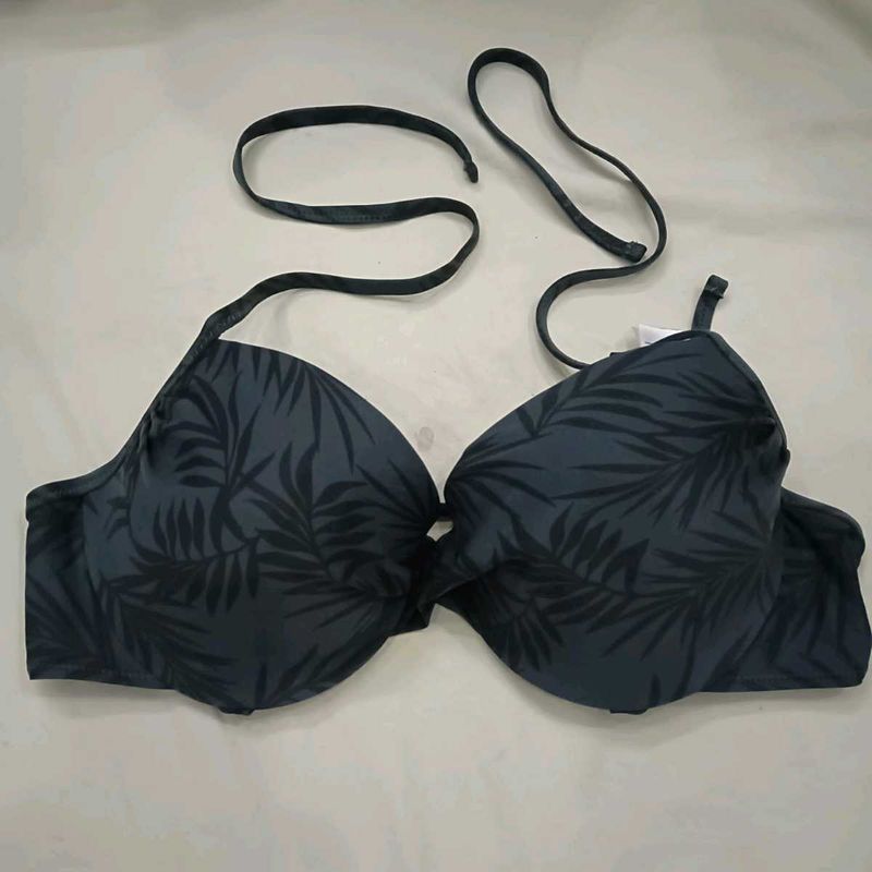 🥰 Stylish Tropical Print Bikini Top