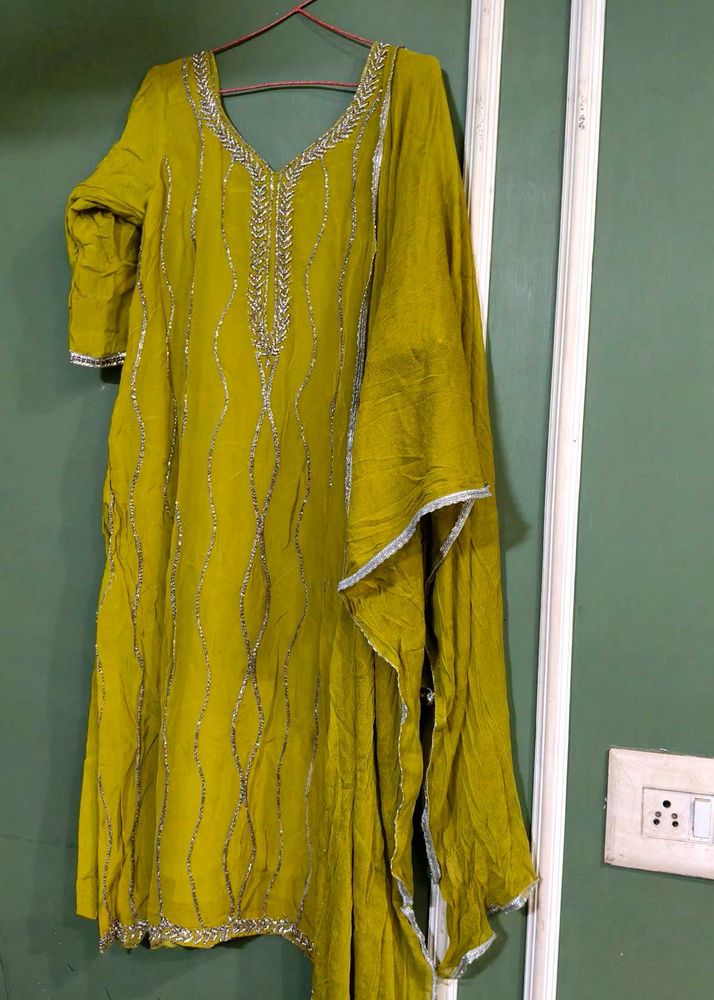 Beautiful Olive Green Kurta Set