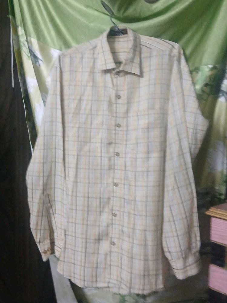 Classic Plaid Long-Sleeve Shirt