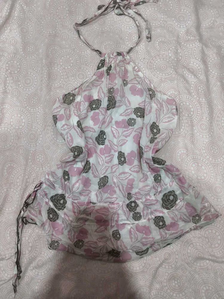 Vintage early 2000s Floral Halter Neck Top