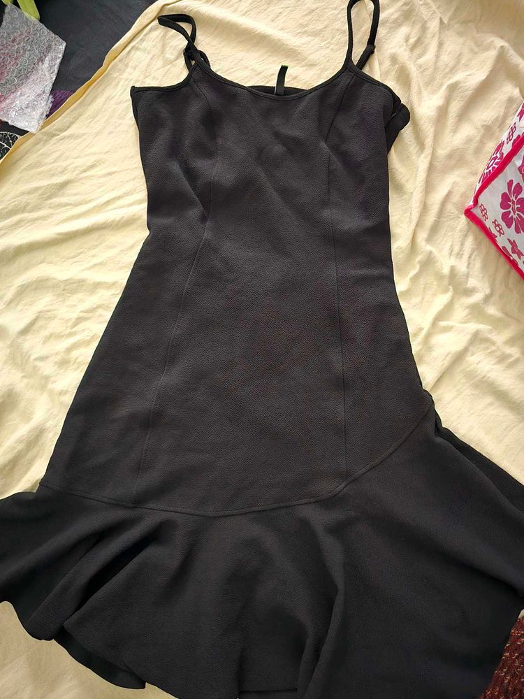 Chic Black Spaghetti Strap Dress