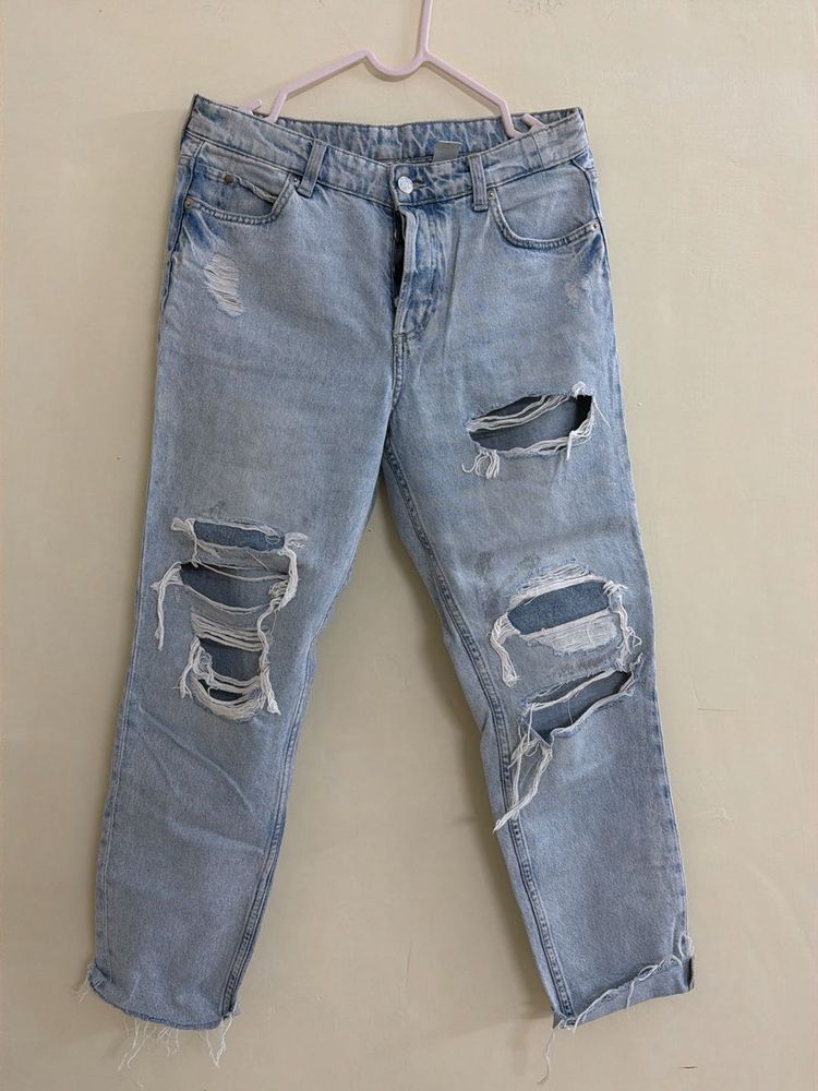 Trendy Ripped Light Wash Jeans