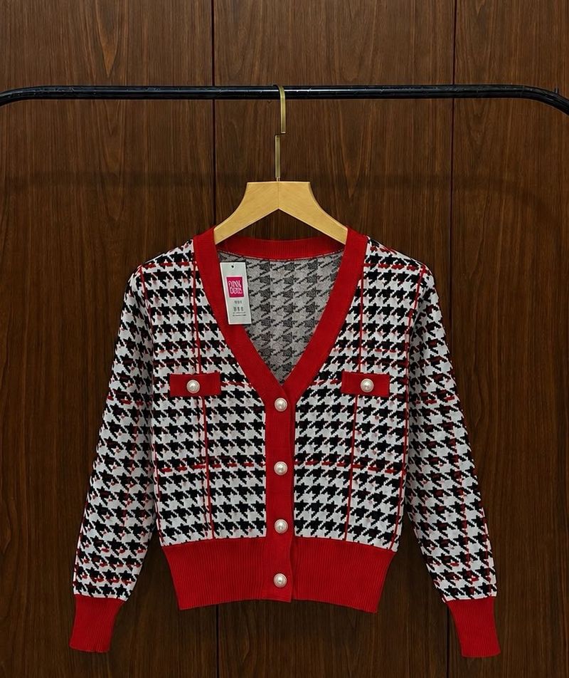 Chic Houndstooth Knit Cardigan