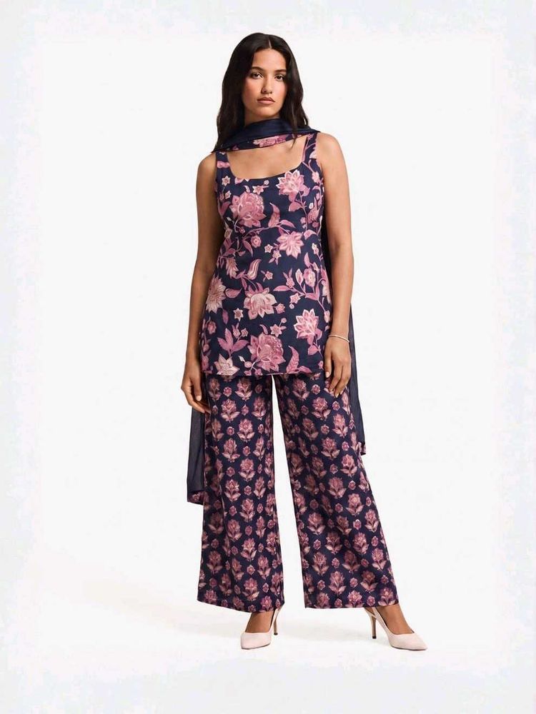 Nishorama Rhim-Jhim Deep Back Kurti Set