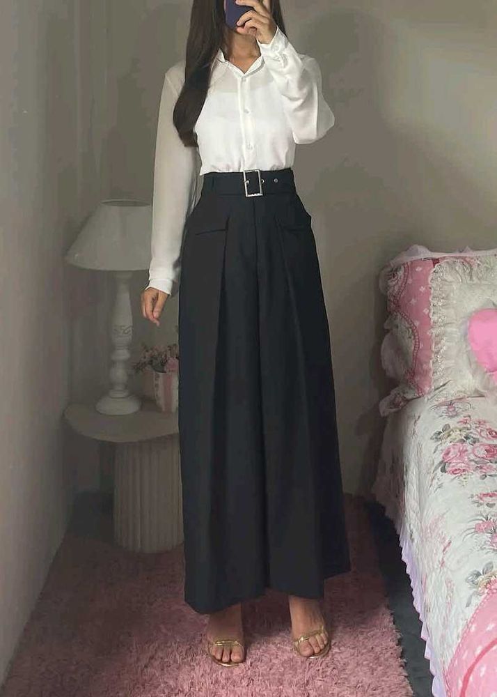 Chic Black Wide-Leg Belted Pants