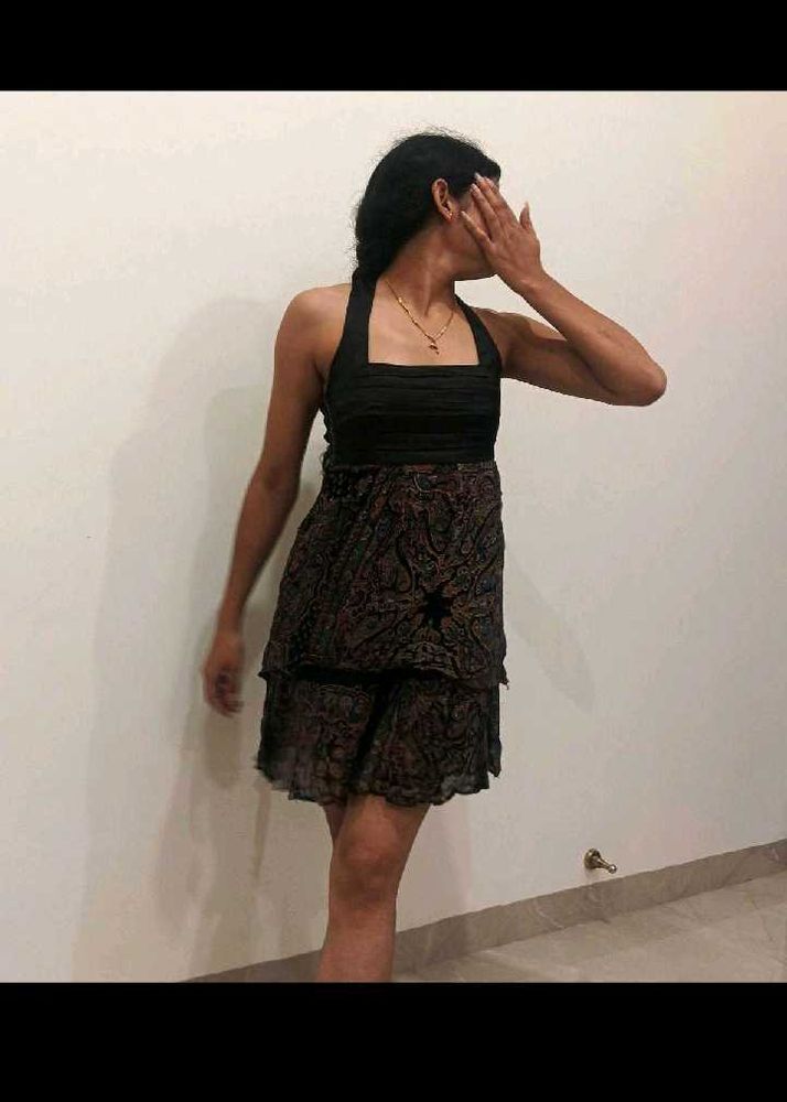 Stylish Halter Neck Dress with Patterned Skirt