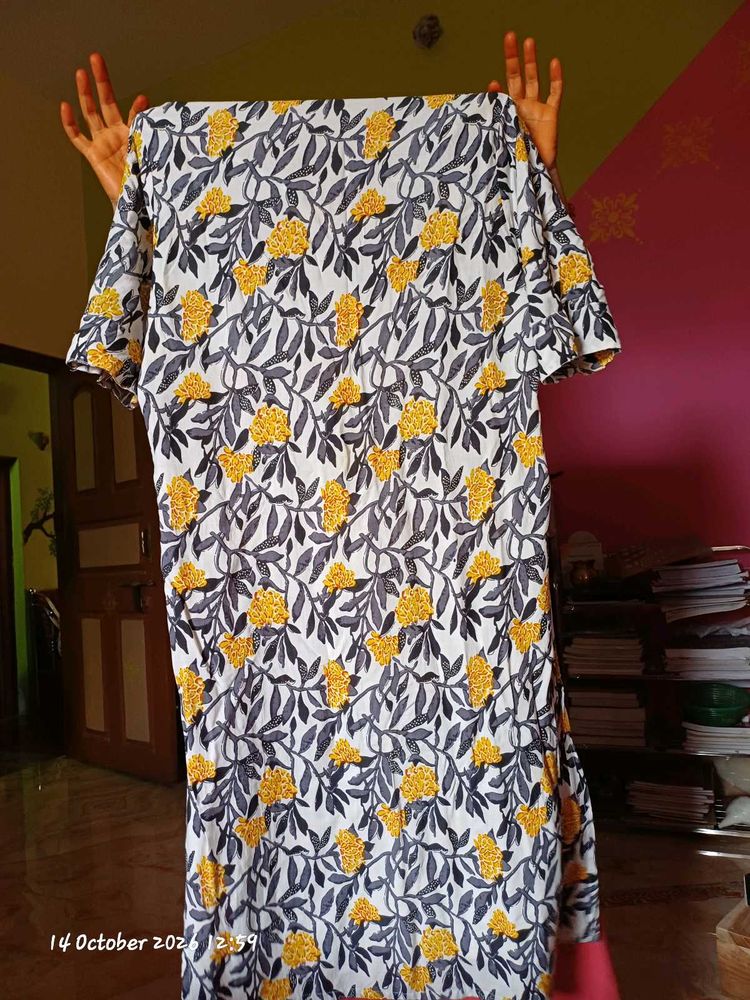Beautiful Floral Print Kurta