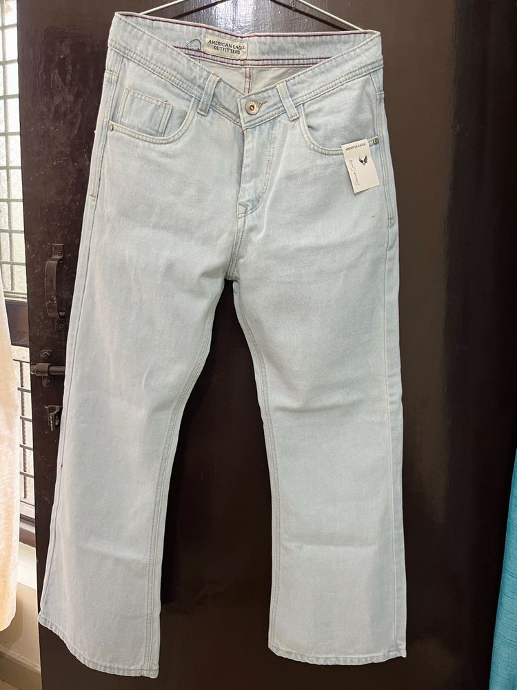 American Eagle Light Wash Flare Jeans‼️