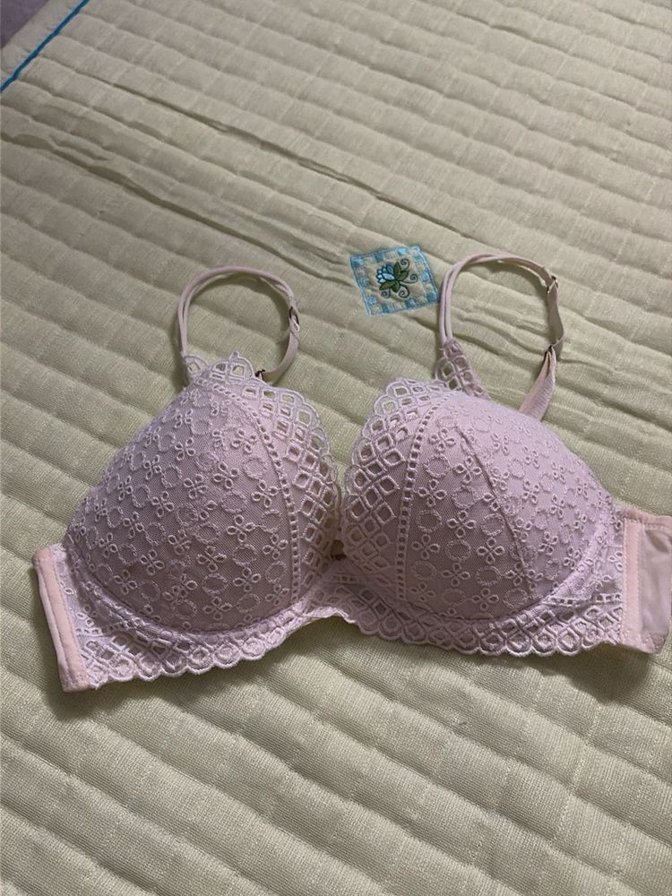 Pretty white Lace Bra