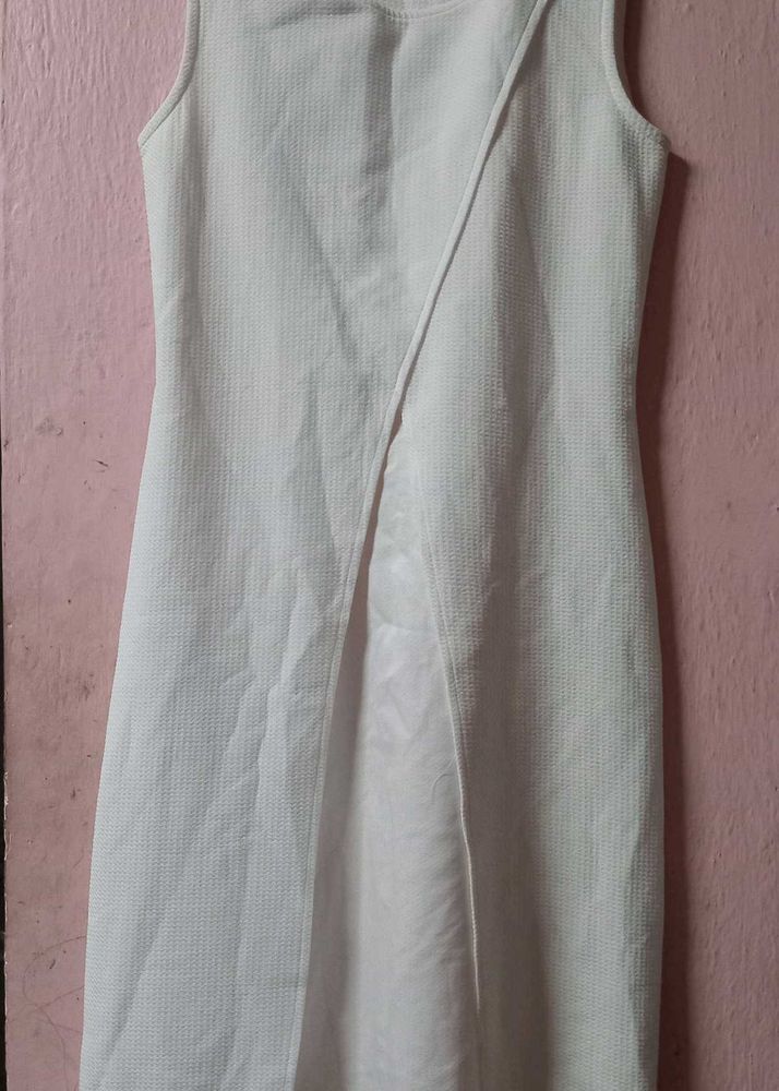 White Sleeveless Dress