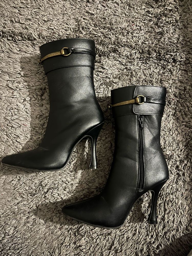 Chic Black Stiletto Heel Boots