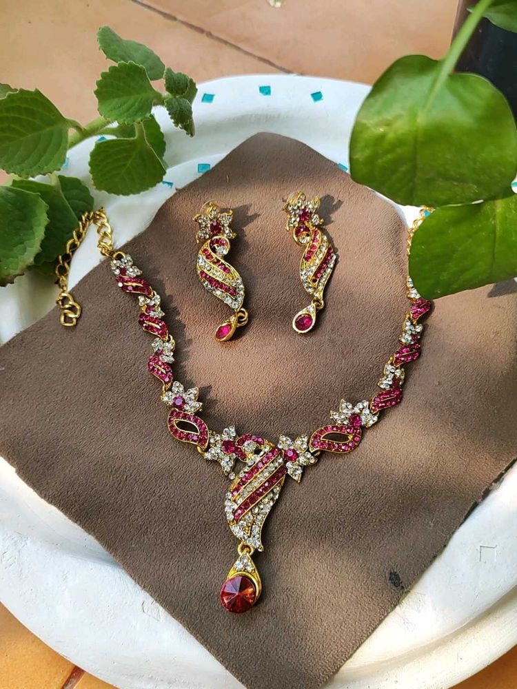 Elegant Gold &amp; Ruby Jewelry Set