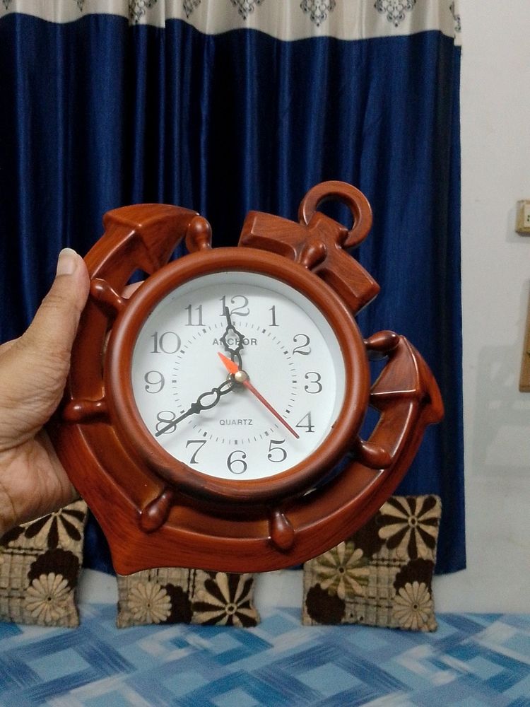 analog wall clock