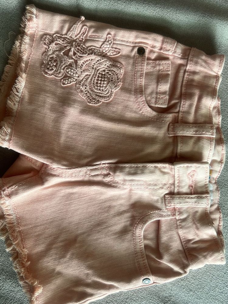 Cute Peach Denim Shorts with Rose Detail