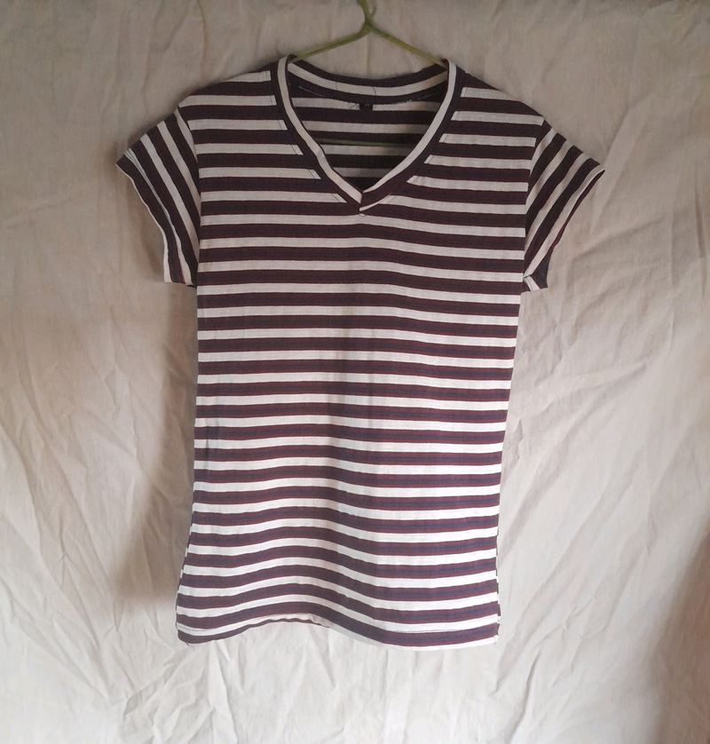 Women Casual Wear White V-Neck T-shirt Summer Top