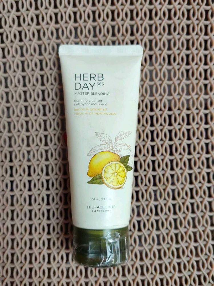 The Face Shop Herb Day Foaming Cleanser