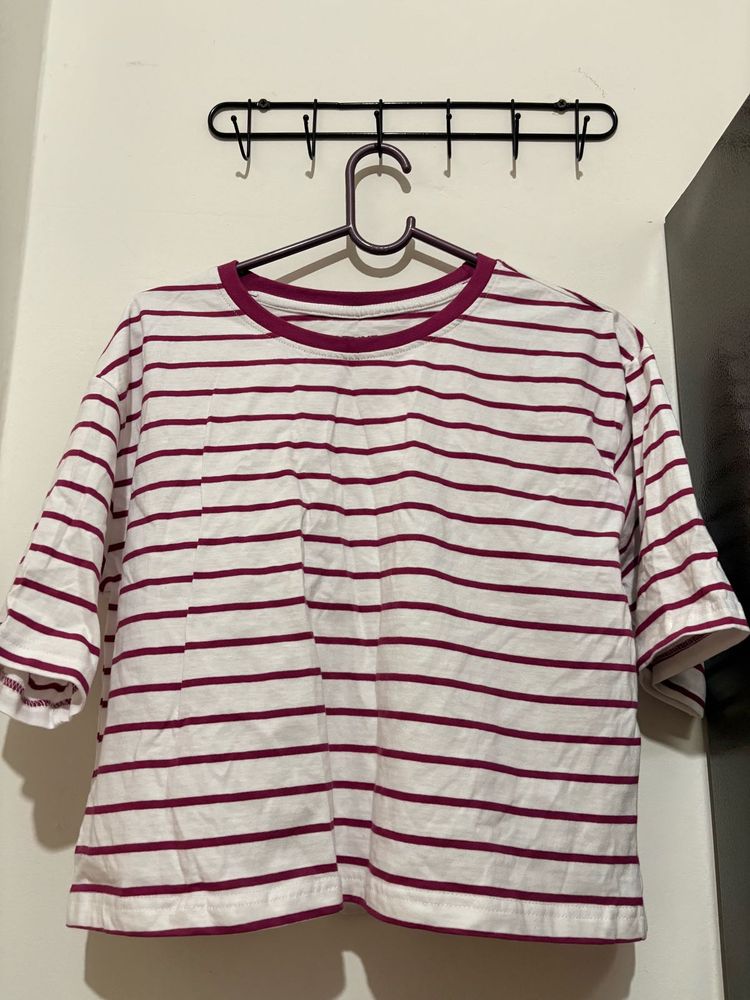 Chic Striped Cropped T-Shirt