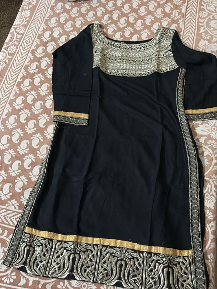 BLACK FESTIVE KURTI